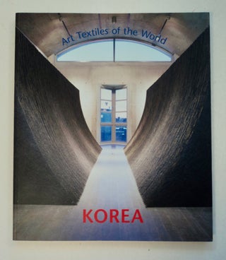 100693] Art Textiles of the World: Korea. Mi-Kyoung LEE, ed